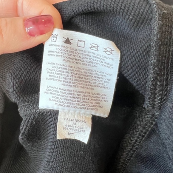 Nike Dri-fit Black Crewneck Sweatshirt Grey Logo Athleisure Pullover Soft Top - Picture 16 of 16